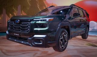 Subaru Outback New York - front